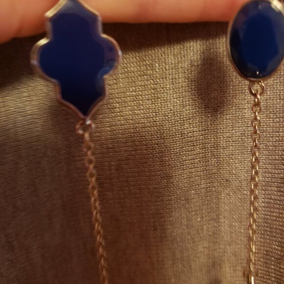 Four leaf clover with gold tone necklace. - Picture 3 of 3